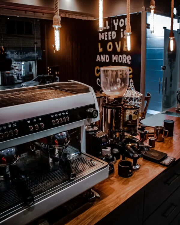 کافه ایلی پردیسان قم