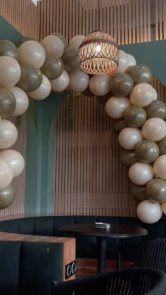 کافه هور قم