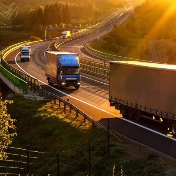 شرکت حمل و نقل بار قم باما